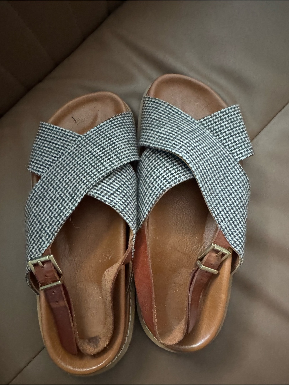 ALOHAS Black and White Houndstooth Cross-Strap Sandals